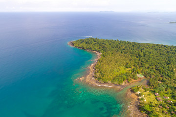 Fototapeta na wymiar Aerial view sea island with green tree turquoise water