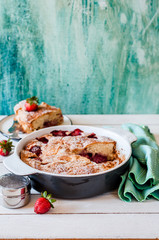 Strawberry Cake in Ceramic Pan