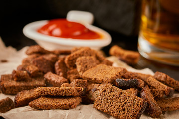 beer, sneeks and sauce