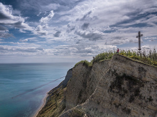 Italia, may 2019 - vista panoramica della falesia a picco sul mare del parco san bartolo nei pressi...