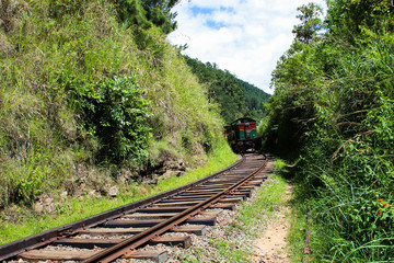 Nine Arch Railway tracks, Ella - Sri Lanka 