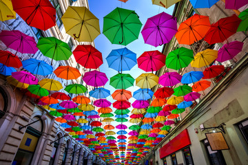 Fototapeta premium Kolorowe parasole
