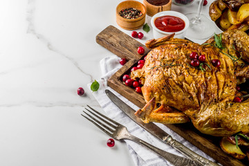 Baked chicken with cranberry and herbs