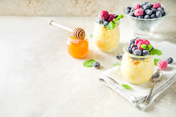 Sweet breakfast polenta with berries