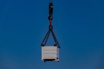 Lastenkran mit Transportgut