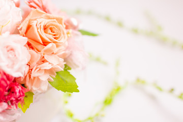 薔薇のドライフラワーの花束と蔦