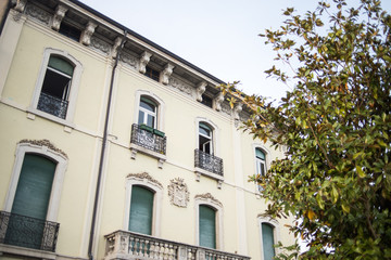 Fototapeta na wymiar Classic italian architecture