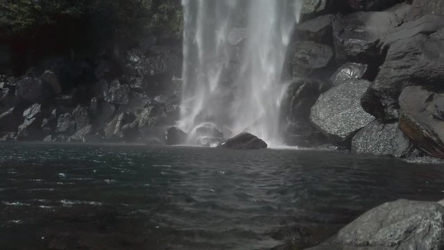Jeongbang waterfall close 3