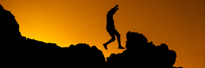 Obraz premium Running on Volcanic Rocks 