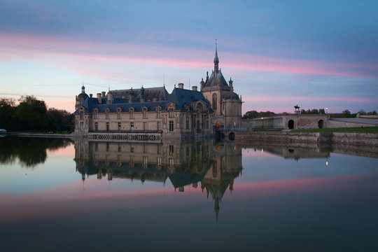 Château de Chantilly au soleil couchant