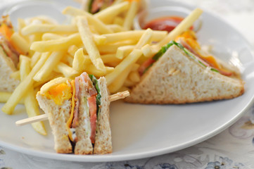 club sandwich or ham and egg sandwich