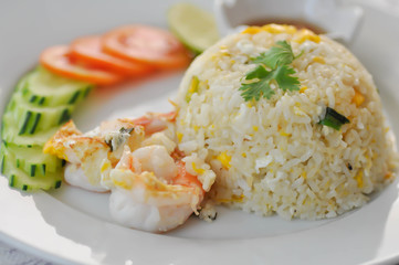 stir-fried rice with shrimp and vegetable