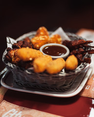 Assiette de viande frit