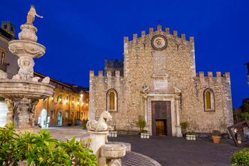 Fototapeta na wymiar Piazza del Duomo in old town of Taormina, Sicily, Italy