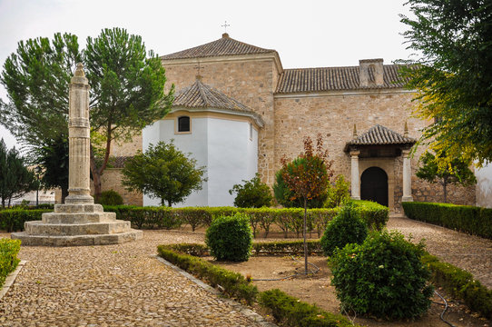 Roll of Justice cylindrical (authority insignia of the villas of the time) in Tembleque, Toledo, Castilla La Mancha, Spain.