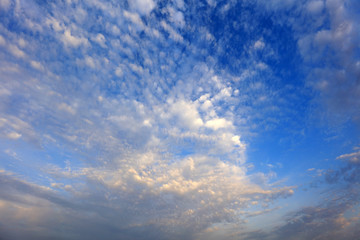 Fototapeta na wymiar 沖縄上空のさわやかな空