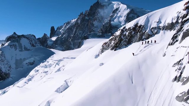 Powder Spine Skiing 
