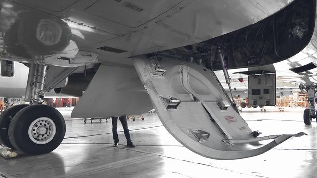 open downof aircraft wheel at the hangar 4k