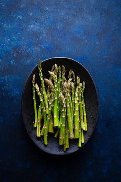 Raw fresh asparagus stalks
