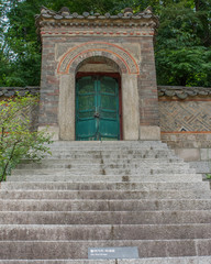 Fototapeta na wymiar Interesting old steps and doorway in Seoul, South Korea