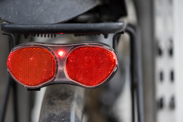 Fahrrad Reflektor sieht aus wie Augen