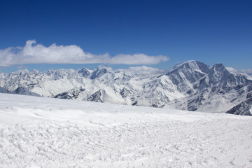 Fototapeta na wymiar the Caucasus mountains in the winter