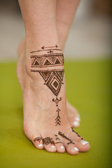 beautiful mehendi on the foot pattern mandala henna