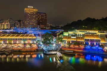 Fotobehang Clarke Quay is a historical riverside quay in Singapore, located within the Singapore River . © martinhosmat083