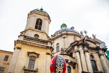 Obraz premium Easter egg (pysanka) exhibition in Lviv near Dominican church