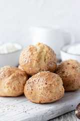 Cottage cheese buns on quail eggs and rice flour as a useful alternative to bread