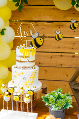 Bee, honey, honeycomb themed in wood tones baby shower party, newborn baby party, birthday party concept design, decorations © ozencdeniz