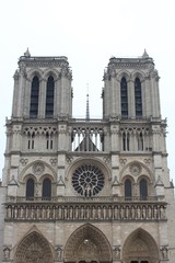 Fototapeta na wymiar パリ　ノートルダム大聖堂