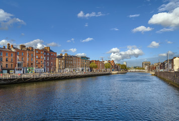 Fototapeta na wymiar Liffey river in Dublin, Ireland