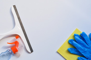 General cleaning of the house. Accessories for washing Windows: gloves, cleaning cloth, squeegee, liquid detergent.