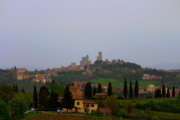 Fototapeta na wymiar panoramic view of the medieval town of San Gimignano