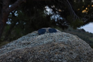rock and glasses