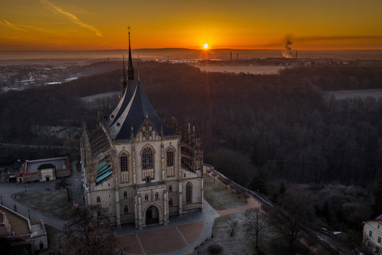 The town began in 1142 with the settlement of Sedlec Abbey, the first Cistercian monastery in Bohemia, Sedlec Monastery, brought from the Imperial immediate Cistercian Waldsassen Abbey. By 1260.
