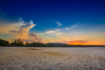 Fototapeta na wymiar Landscape Sunset in the summer sea of Asia