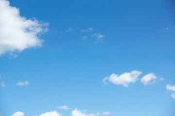 Fototapeta na wymiar Blue sky and white cloud