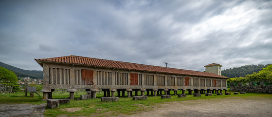 Monasterio con hórreo de San Xoan de Poio ,Pontevedra en España