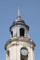 Fototapeta na wymiar horloge de la mairie