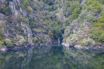 The Sil Canyon is a gorge excavated by the river Sil, in Galicia, near the union of this one with the Miño river, in the zone of the Ribeira Sacra.