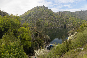 The Sil Canyon is a gorge excavated by the river Sil, in Galicia, near the union of this one with the Mi&ntilde;o river, in the zone of the Ribeira Sacra.