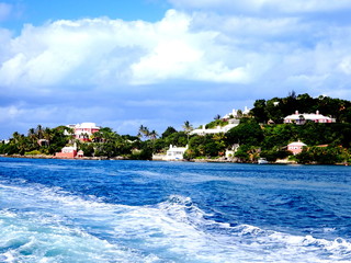 Bermudas by boat