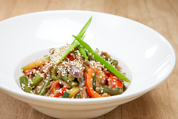 soba noodles with vegetables
