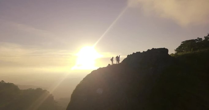 Subiendo la Puerta del Diablo en El Salvador // Climbing Puerta del Diablo (Devil's Door) in el Salvador C. A.
