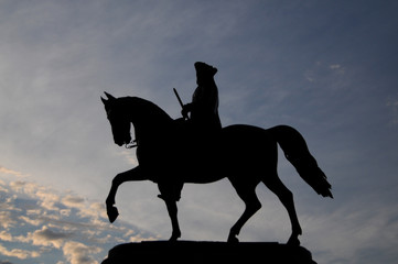 Silhouette picture of the Equestrian Statue of George Washington in Common Park, Boston