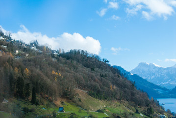 秋の雪の後のリギ山ロープウェイの車窓（スイス・ルツェルン州／シュヴィーツ州）