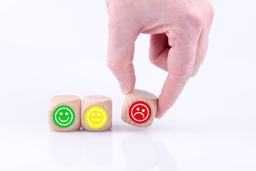 Smileys positiv, negativ, neutral zur Bewertung von Restaurants oder Dienstleistungen