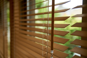 木製ブラインド・紐・初夏
